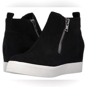 Steve Madden 100% Suede Wedgie Sneaker